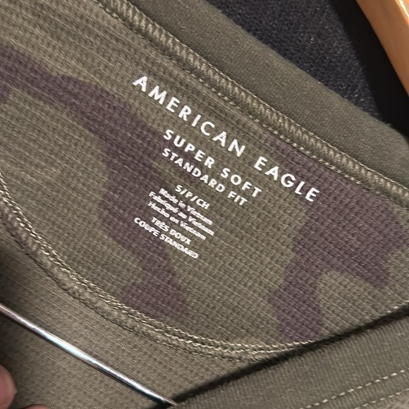 Mens small american eagle camo long sleeve super soft stand fit - Picture 2 of 2
